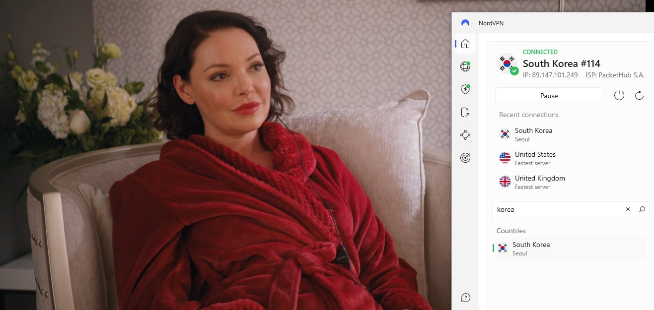 Streaming Netflix.
