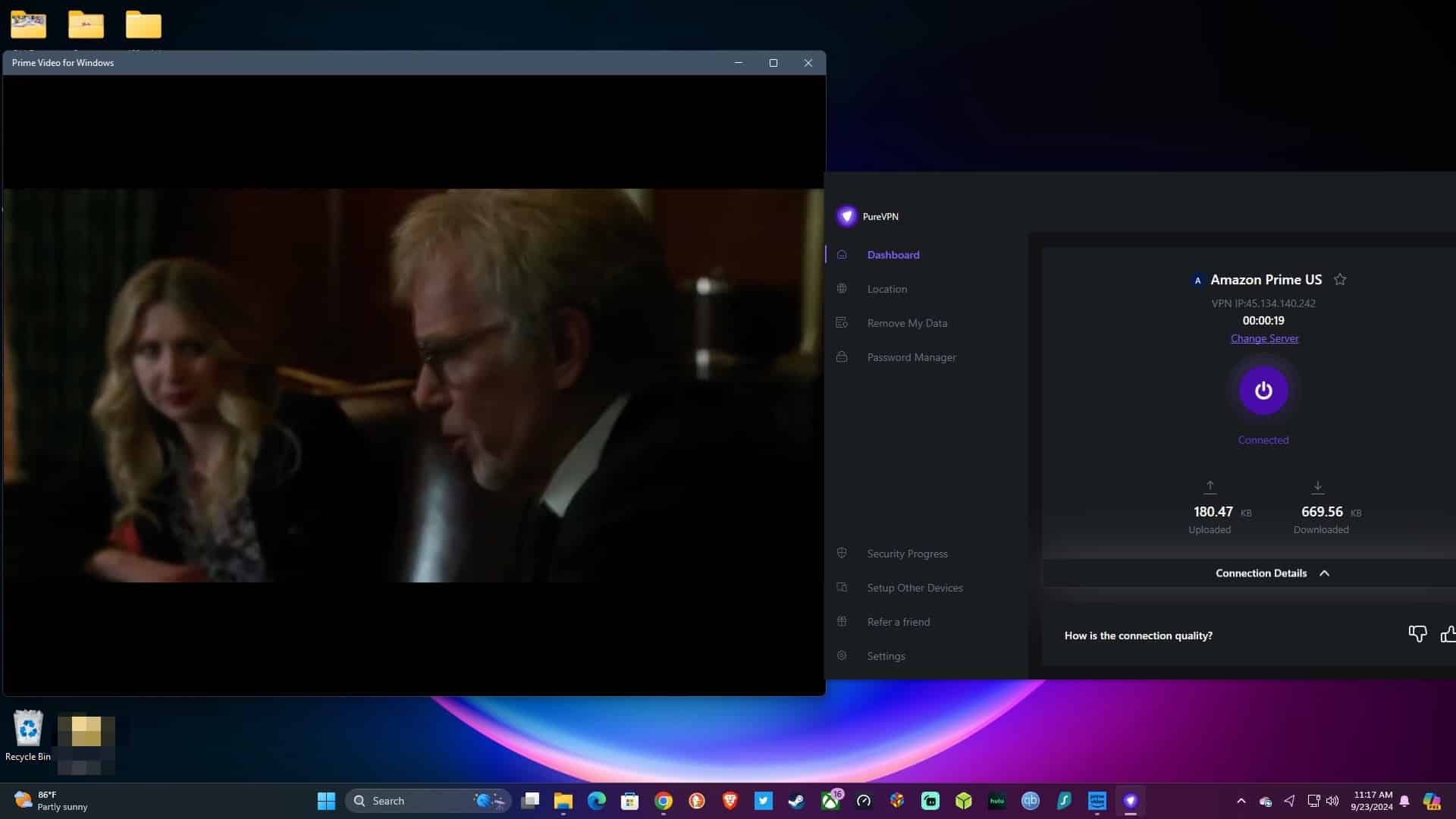 Streaming Amazon Prime Video.