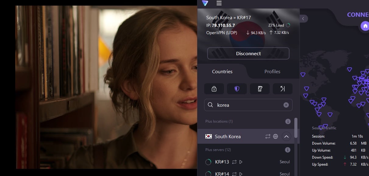 Streaming Netflix.